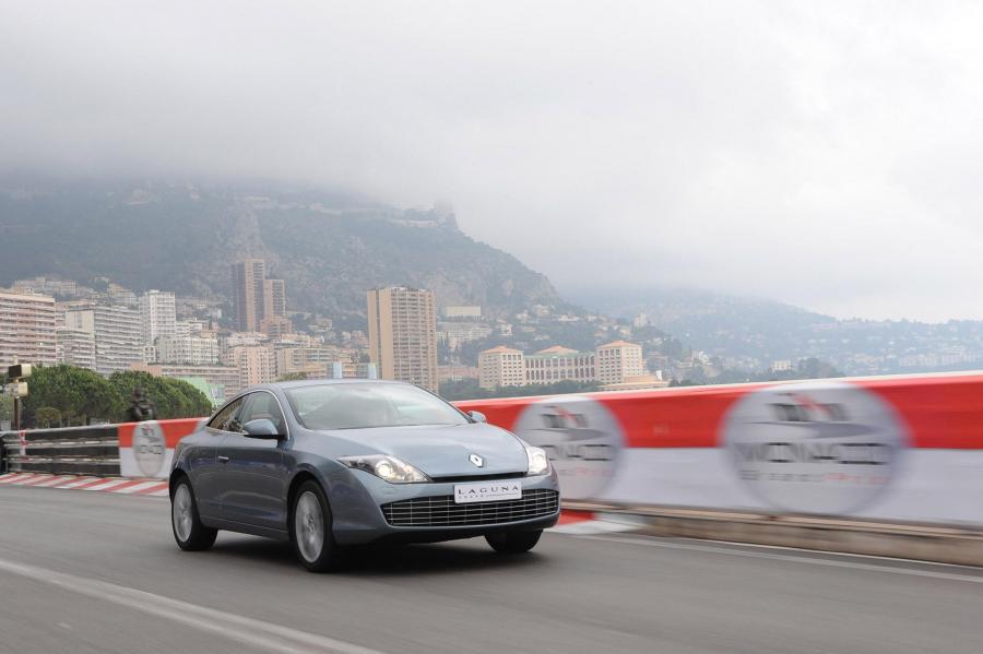  Renault Laguna Coupe 2008 года  (фото 29 из 53)